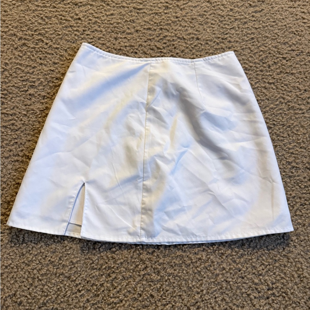 Elegant White Mini Skirt